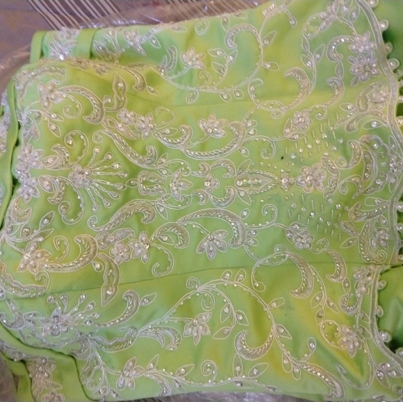 Lime green Quinceañera dress - Picture 3 of 3